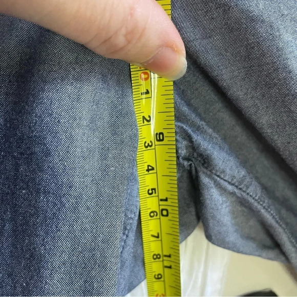 >90%OFF❣️ BCBG Maxazria Kendra Chambray Cropped Pants, 28 - Picture 11 of 12